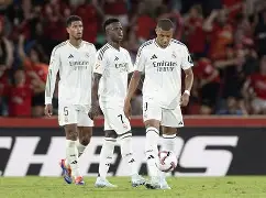关于维尼修斯头球破门+点球绝杀，姆巴佩遭遇联赛三连败的信息